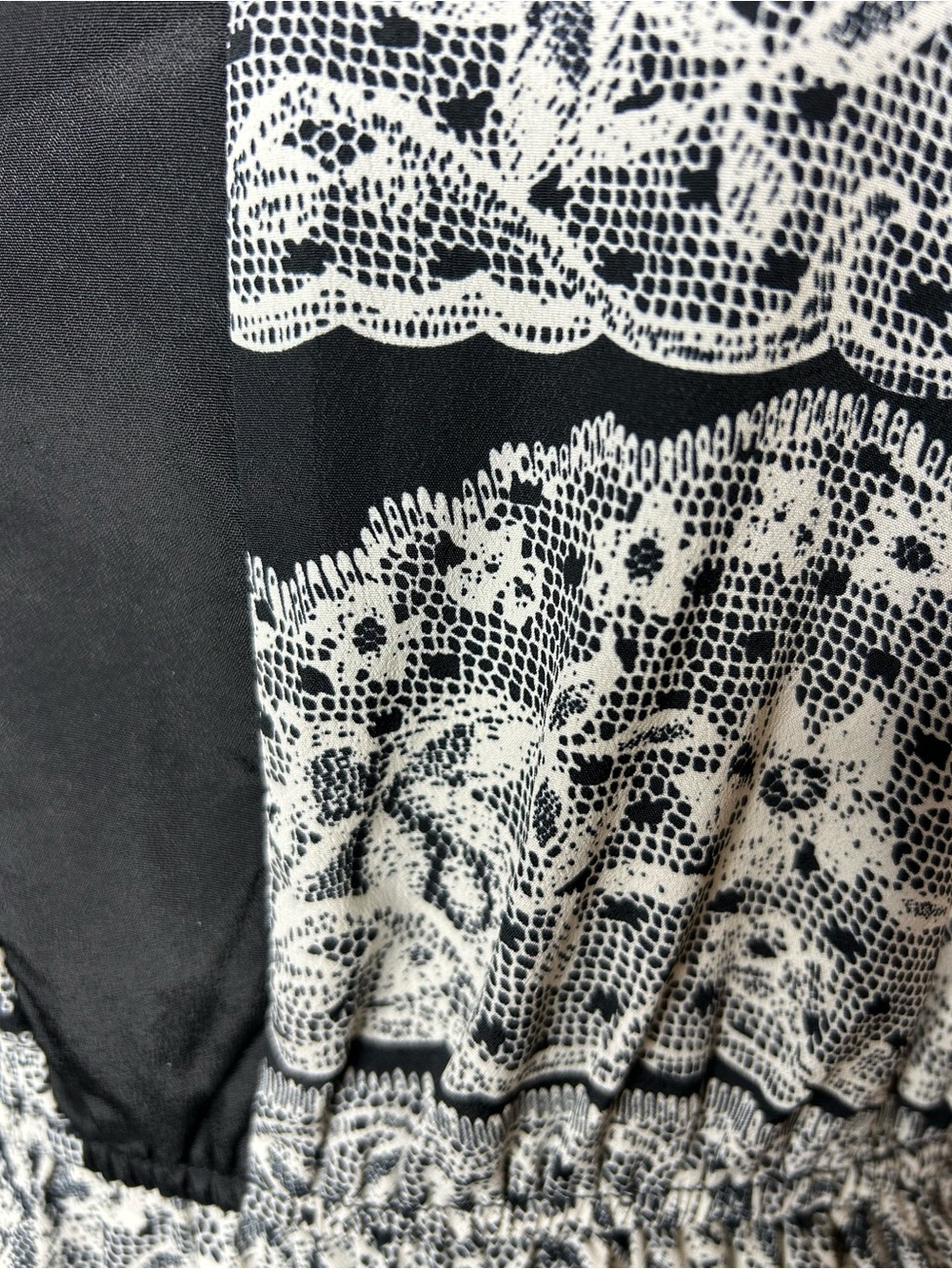 Beautiful Y.A L.A Black and White Lace-Print Smocked Mini Dress❤️L - Picture 4 of 9